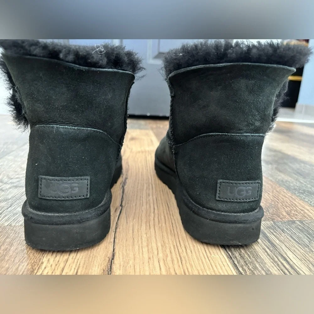 UGG Black Boots Mini Bailey‎ Button II Boot Black Size 9
